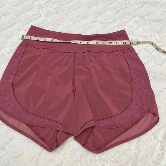Lululemon Over & Above Shorts   6 #6-05 - Picture 14 of 14